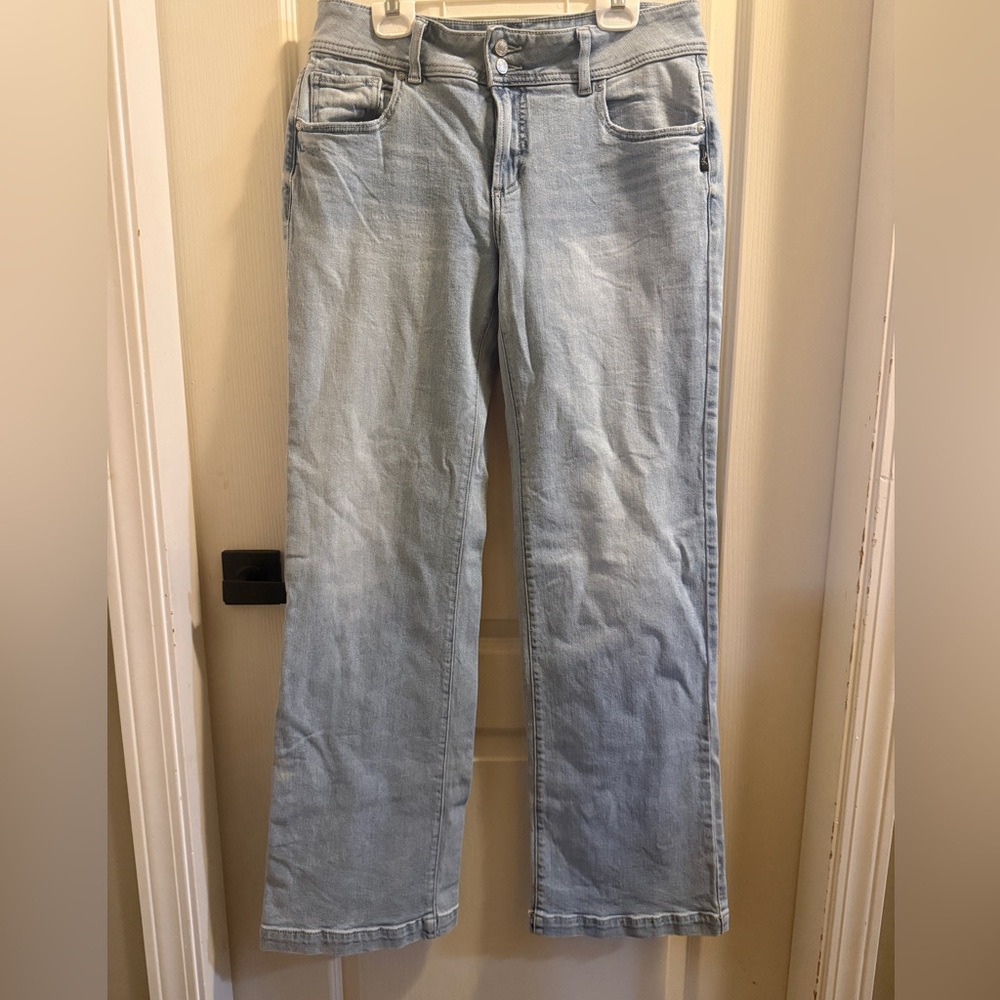 Silver Jeans Women's Sky Blue Mid Rise Jeans